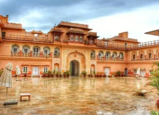 Stage a Royal Wedding at Chomu Palace, Jaipur Stage a Royal Wedding at Chomu Palace, Jaipur