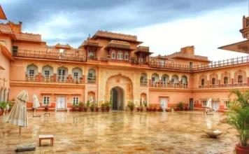 Stage a Royal Wedding at Chomu Palace, Jaipur Stage a Royal Wedding at Chomu Palace, Jaipur
