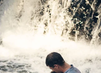 Steamy Romps In Falls waterfall couple shoot