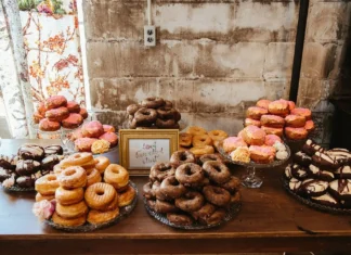 5 Creative Dessert Bar Ideas for Your Dream Wedding dessert bar