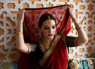 Slay Like a Boss with These Beautiful Hairstyles for a Saree Beautiful Hairstyles for a Saree
