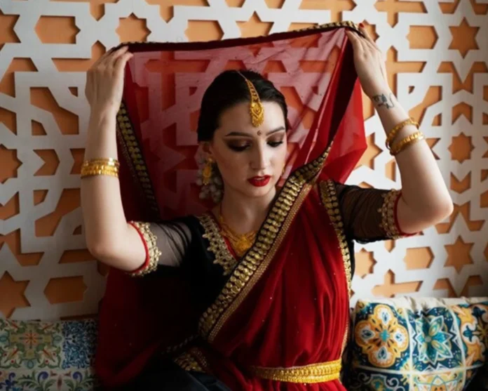 Beautiful Hairstyles for a Saree