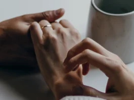 4 Tips to Manage Anxiety in a Relationship! anxiety in a relationship