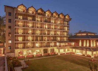 Winter Wedding in Srinagar: Radisson Collection Hotel & Spa Radisson Collection Hotel & Spa
