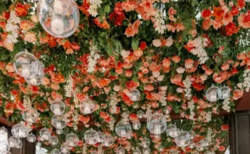 Dazzling Floral Chandeliers to Wow Your Wedding Guests! Floral Chandeliers
