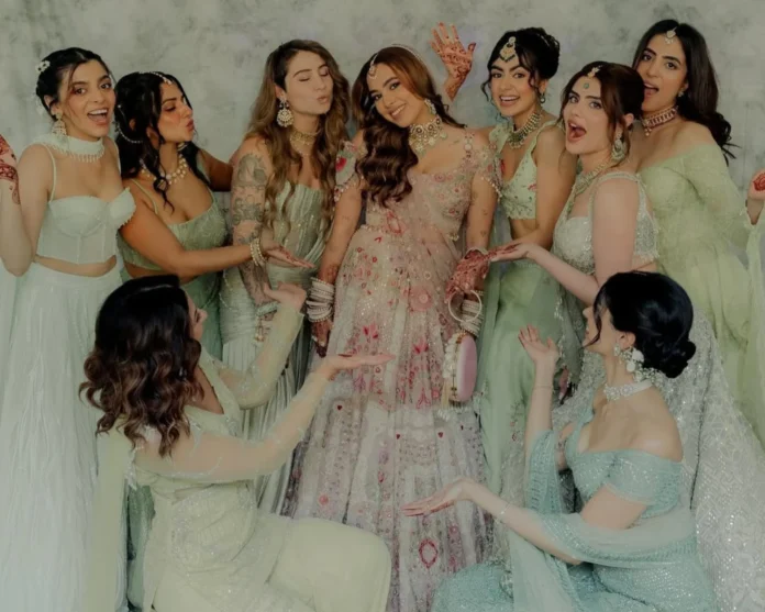 2 (6) Bridesmaid Looks