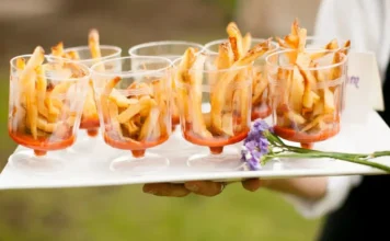 Strolling Food Stations Are Taking Over! Food Stations