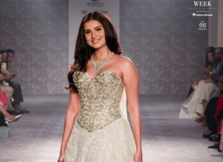 Tara Sutaria Walks in an 18 Karat Gold Corset at ICW2025 Tara Sutaria
