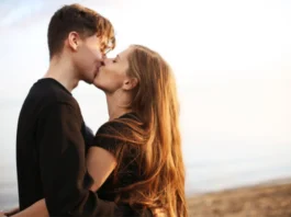 How to Kiss for the First Time: 7 Tips for a Magical Liplock How to Kiss for the First Time