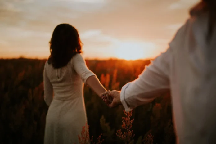 Feature Couple Poses